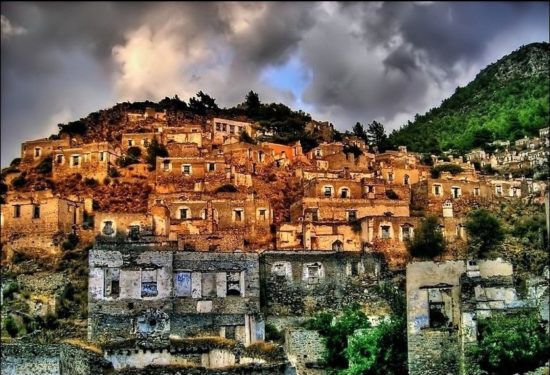 Đến năm 2019, Burj Al Arab còn khoảng một nửa dự án chưa được hoàn thiện và mọi thứ đã không tiến triển nhiều kể từ đó. Không có biệt thự nào trong số 530 biệt thự còn lại được tiếp tục xây dựng cho đến nay.