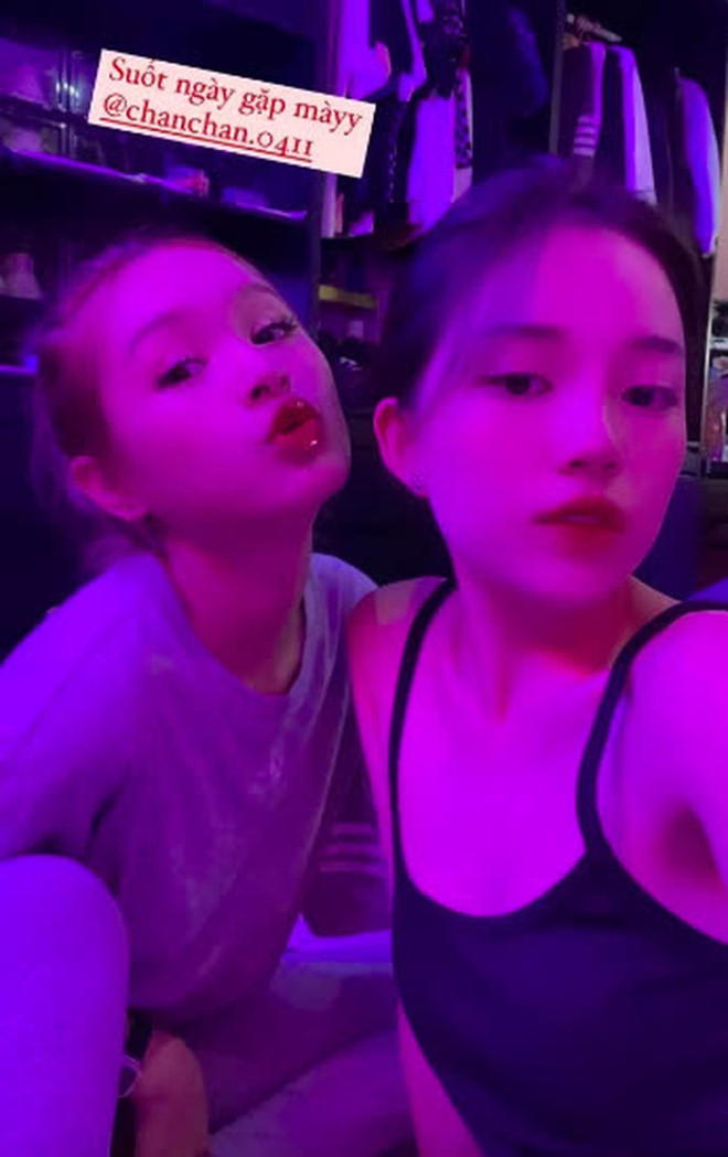 Dù cho hai chị em Xoài - Đàm đã từng giận nhau thế nhưng chỉ sau bữa tiệc sinh nhật ấm cúng cùng bạn bè mà Linh Ngọc Đàm bí mật tổ chức cho cô em. Từ đó, đủ để thấy được sự thân thết của hai cô nàng.