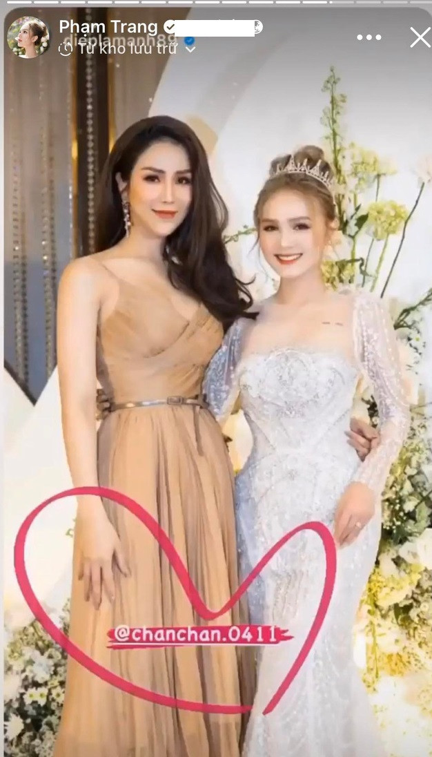 Giữa tin đồn 2 người đẹp "có biến" với nhau, trên instagram, hot girl Xoài Non đã đăng lại khoảnh khắc ý nghĩa trong ngày cưới cùng Diệp Lâm Anh vào 1 năm trước kèm hình trái tim.