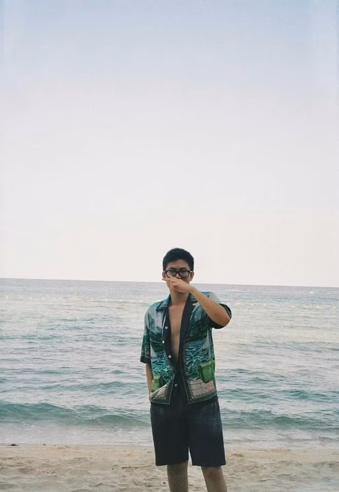 Bạn trai Linh Ngọc Đàm là Hoài Nam, người có tiếng trong lĩnh vực tài chính, ngân hàng đồng thời còn là đối tác của nhiều sàn giao dịch tiền điện tử.