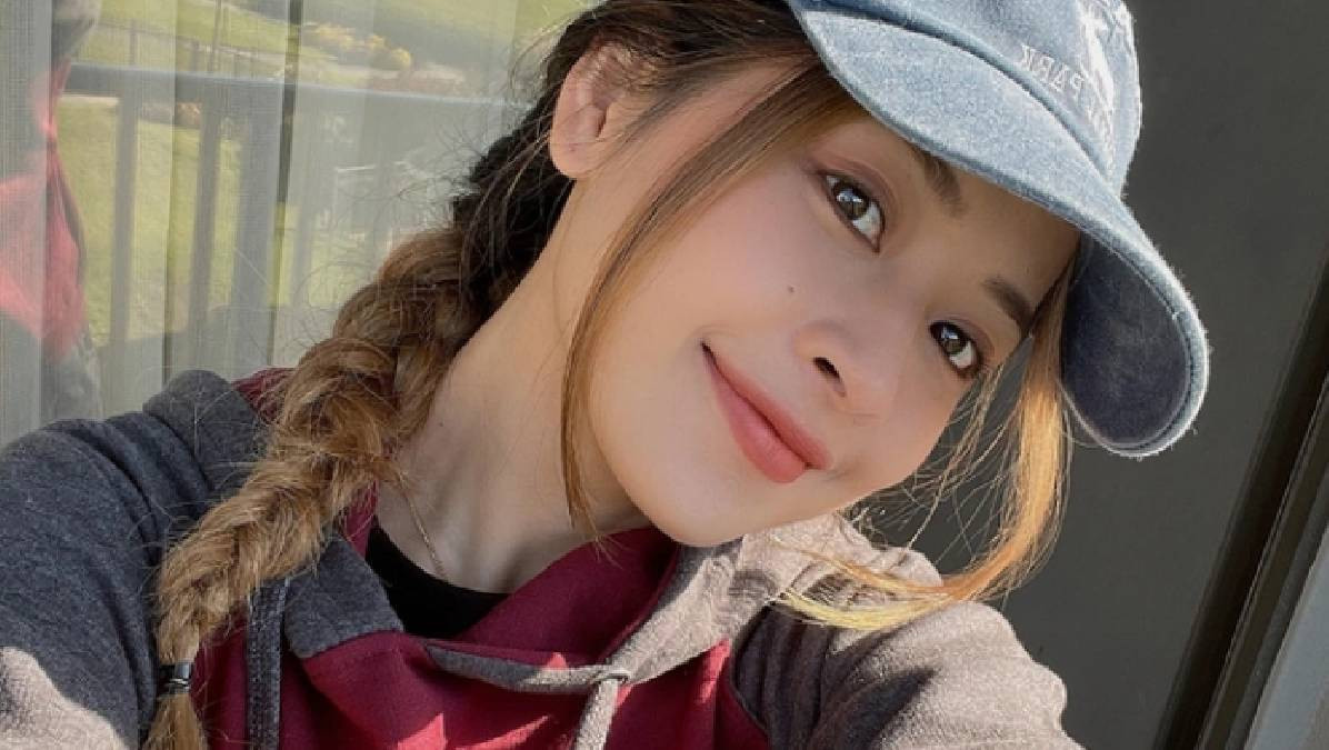 "Sự thật thì luôn luôn đơn giản nhưng people make it complicated, nên là mình cứ enjoy cái moment này" - câu nói viral gây xôn xao cả Facebook và Instagram thời gian gần đây.