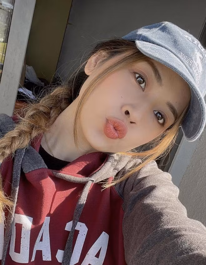 Vì vậy, cả câu nói của Chi Pu hiểu đơn giản là: "Sự thật thì luôn luôn đơn giản nhưng mọi người cứ thích phức tạp hóa lên, nên là mình cứ tận hưởng khoảnh khắc này."