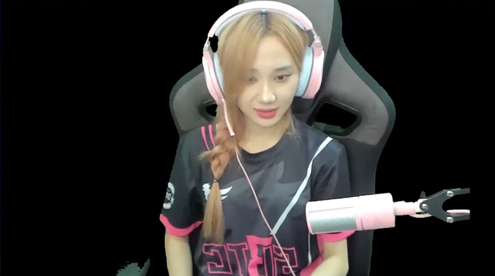 Mina Young là nữ streamer duy nhất của SBTC Esports, cô nàng cũng xuất hiện trong line-up của SBTC Tốc Chiến từ giải Icon Series SEA Mùa Hè 2021. Dù không ra sân thi đấu một trận nào nhưng cô nàng đã được hưởng sái chiến thắng của đồng đội.