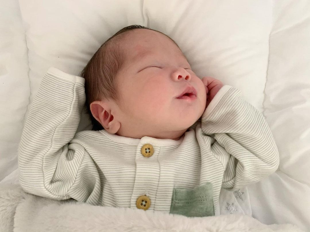 Vlogger An Nguy sinh con gái tại Mỹ và được đặt tên là Thiên Ý và gọi bằng tên thân mật là bé Bay.