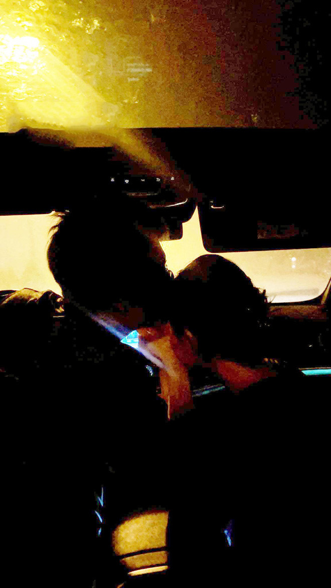 Mặc dù vậy, trên các nền tảng mạng xã hội, bạn trai Linh Ngọc Đàm cũng ít đăng ảnh chính diện, thường chỉ là ảnh từ xa, ảnh góc nghiêng hay một số ảnh chụp cảnh đang lái xe hoặc dùng bữa sang chảnh.