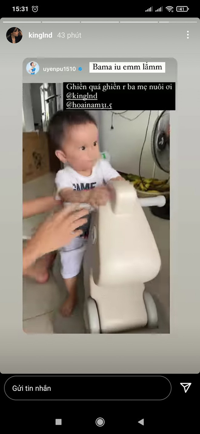 Mới đây, nữ streamer Linh Ngọc Đàm cùng bạn trai mới đã nhận con nuôi và cũng chẳng phải ai xa lạ, đó chính là con trai của cô bạn thân Uyên Pu.