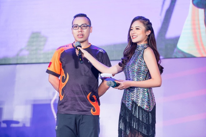 Hiện MC Phương Thảo dành nhiều thời gian để tham gia các chương trình ở Đài VTV. Bên cạnh đó, cô nàng cũng có tham gia một vài dự án khác của Liên Quân Mobile (LQM) chứ không riêng mỗi giải đấu Esports.