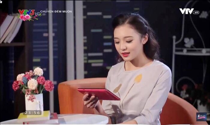 Nói về cơ duyên đến với nghề MC, Phương Thảo chia sẻ: "Bước chân vào Học viện Báo chí và Tuyên truyền, tôi xác định tư tưởng rằng mình sẽ trở thành một phóng viên ảnh. Khi là sinh viên năm 2, tôi đoạt giải quán quân cuộc thi Speak up 2017. Từ đó, tôi chính thức theo đuổi nghề dẫn chương trình".