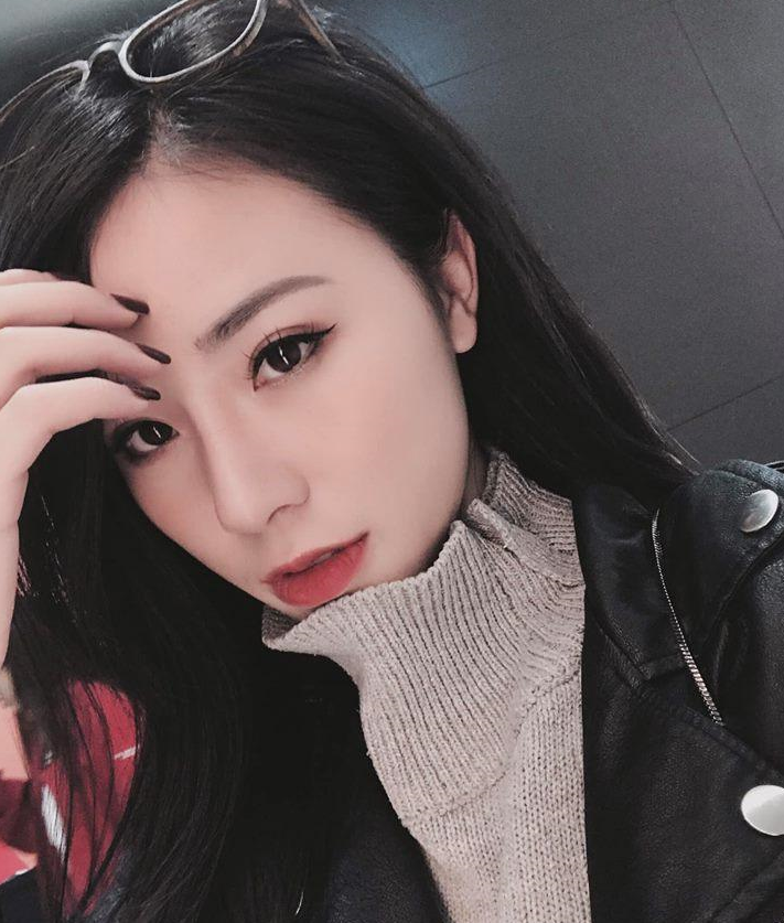 Cộng đồng người hâm mộ lần lượt nhờ "bà mai" se duyên cho mình để có một mùa đông không lạnh.