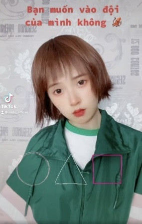 Có vẻ như vì không thể cưỡng lại sức hút của "Trò chơi con mực" mà trang cá nhân của Midu ngập tràn bài viết về bộ phim. Thậm chí, "ngọc nữ" còn chịu khó cosplay thành hai nhân vật nữ “xịn sò”.