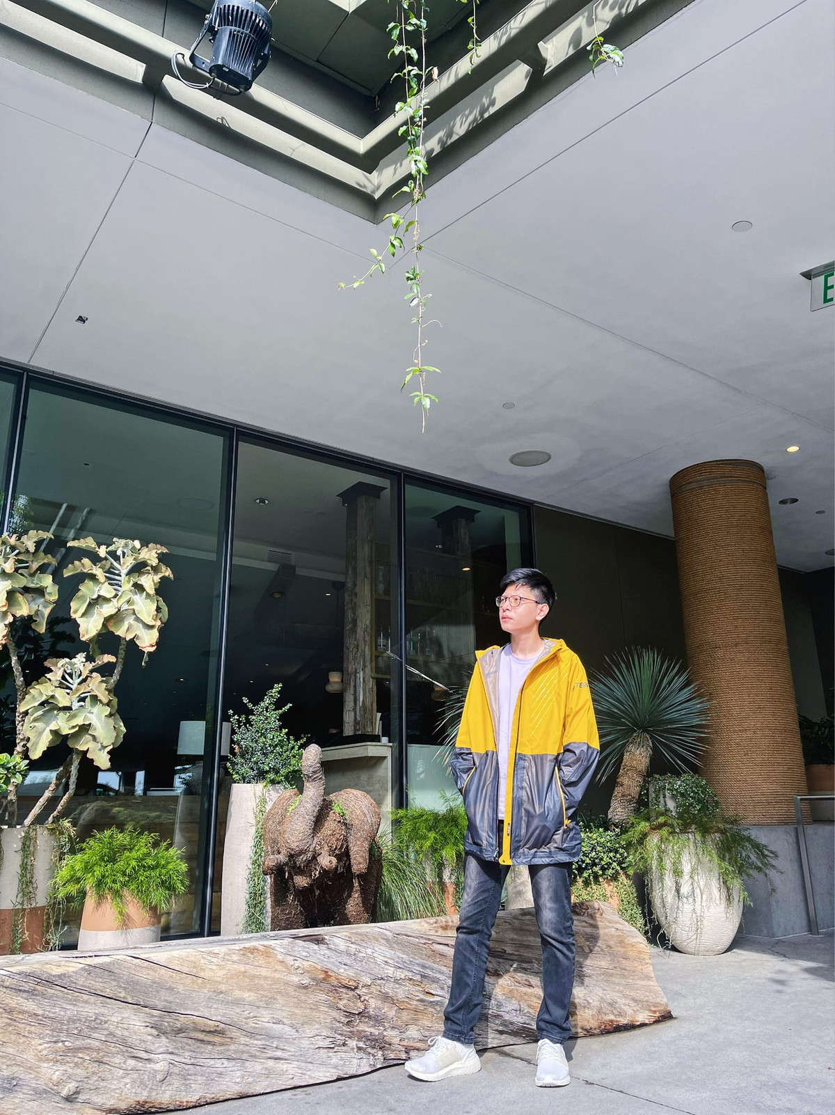 Bên Bomman cũng up ảnh "hiphop never đai" cho bằng bạn bằng bè.