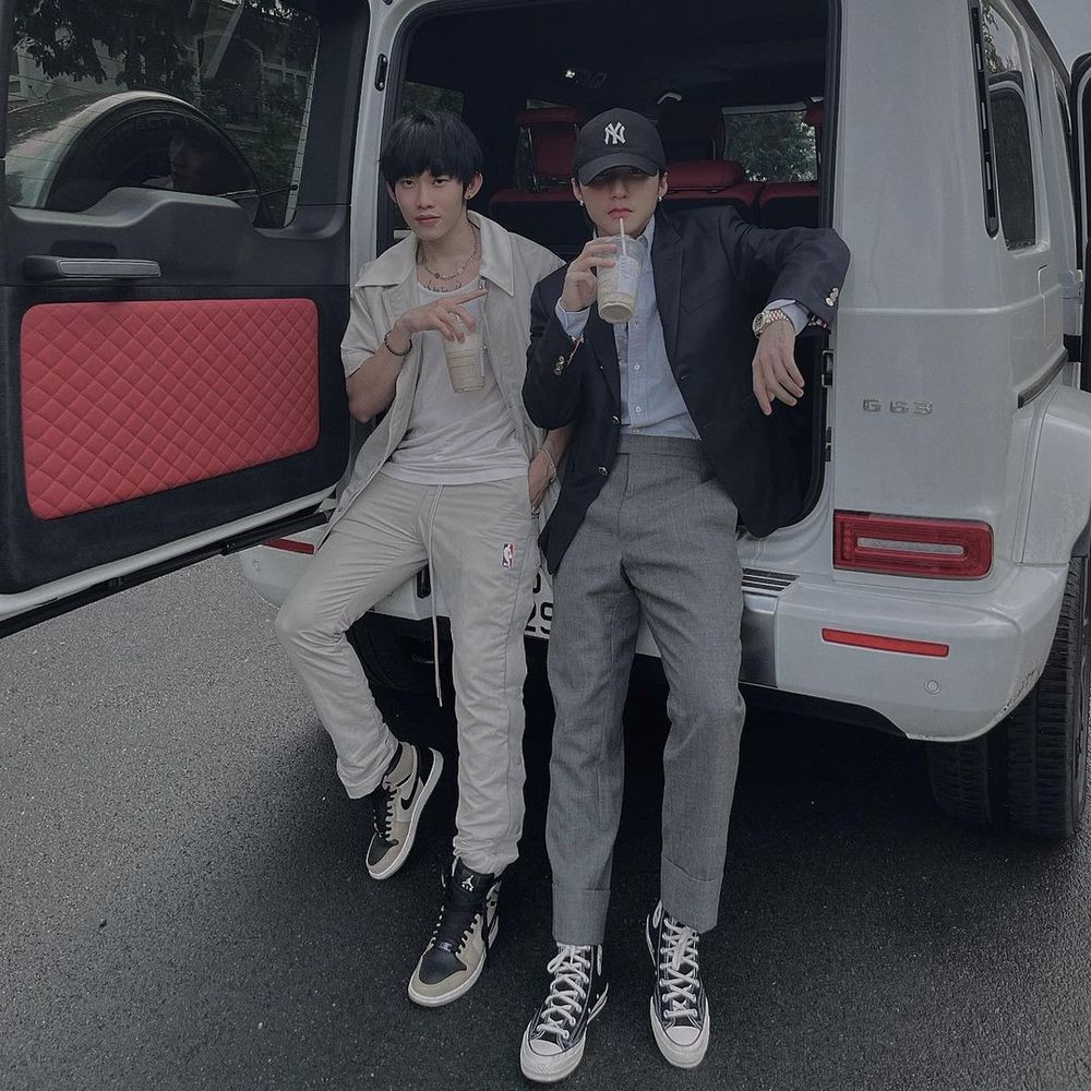 Dù ở ẩn khá lâu nhưng có thể thấy sức hút của Sơn Tùng M-TP chẳng hề thuyên giảm. Bài đăng gần nhất của anh trên Instagram là vào tháng 7, đó là bức ảnh chụp cùng Kay Trần và bày tỏ mong muốn mau hết dịch để “hẹn hò” cùng người bạn thân.