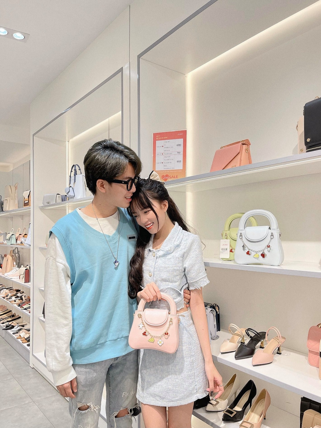 Mèo và Long là cặp đôi đẹp được netizen để ý từ lâu nhưng hai bên chưa từng thừa nhận chuyện tình cảm.