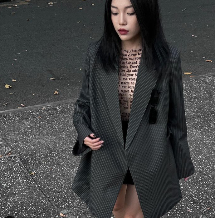 Thay vào đó, nữ streamer lựa chọn giữ hình ảnh quyến rũ và sống cùng bạn trai giàu có để đăng tải lên trang cá nhân.