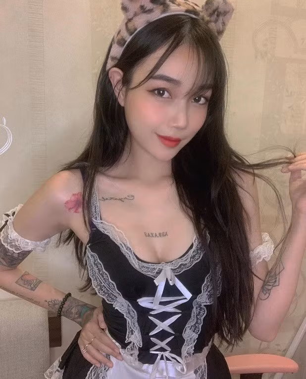 Cô Chip (tên thật Phạm Tố Uyên, sinh năm 1999) cũng là một trong những streamer nóng bỏng nhất hiện tại.