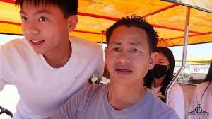 Trong những khoảnh khắc lộ diện hiếm hoi, nhiều người nhận xét Thiên Tường sở hữu đường nét trên gương mặt giống ba.