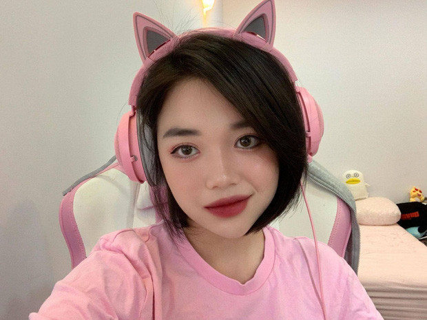 Linh Ngọc Đàm đang là một trong những streamer nổi tiếng nhất Việt Nam với lượng follower trên cả Instagram và TikTok thuộc hàng khủng.