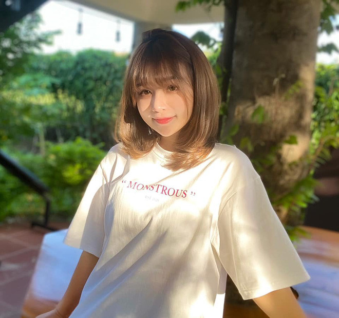 Trước đây, Lyly từng là một nữ diễn viên tự do, và tình cờ được giới thiệu làm streamer nên cô đã bắt đầu thử với nghề.