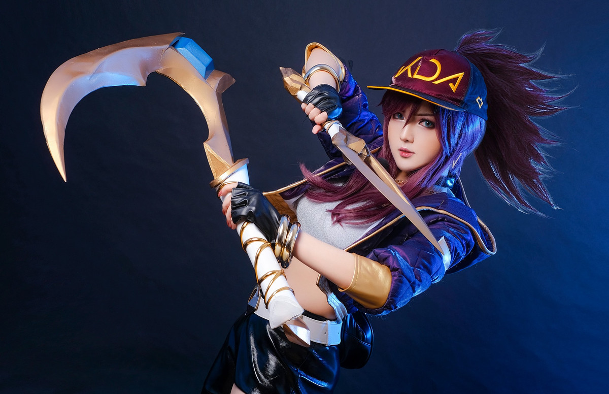 Tựa game mà Huyền Trang yêu thích nhất là Liên Minh Huyền Thoại. Vì vậy cô nàng thường xuyên hóa thân vào những nhân vật trong đó.