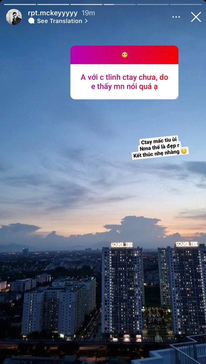 Tuy nhiên thời gian gần đây, không rõ vì lý do gì mà một vài netizen bỗng đồn thổi chuyện rapper MCK và Tlinh. Và bất ngờ hơn nữa là cách đây ít phút, trên Instagram cá nhân, chàng nam ca sĩ của Rap Việt cũng vừa chính thức xác nhận chuyện này.