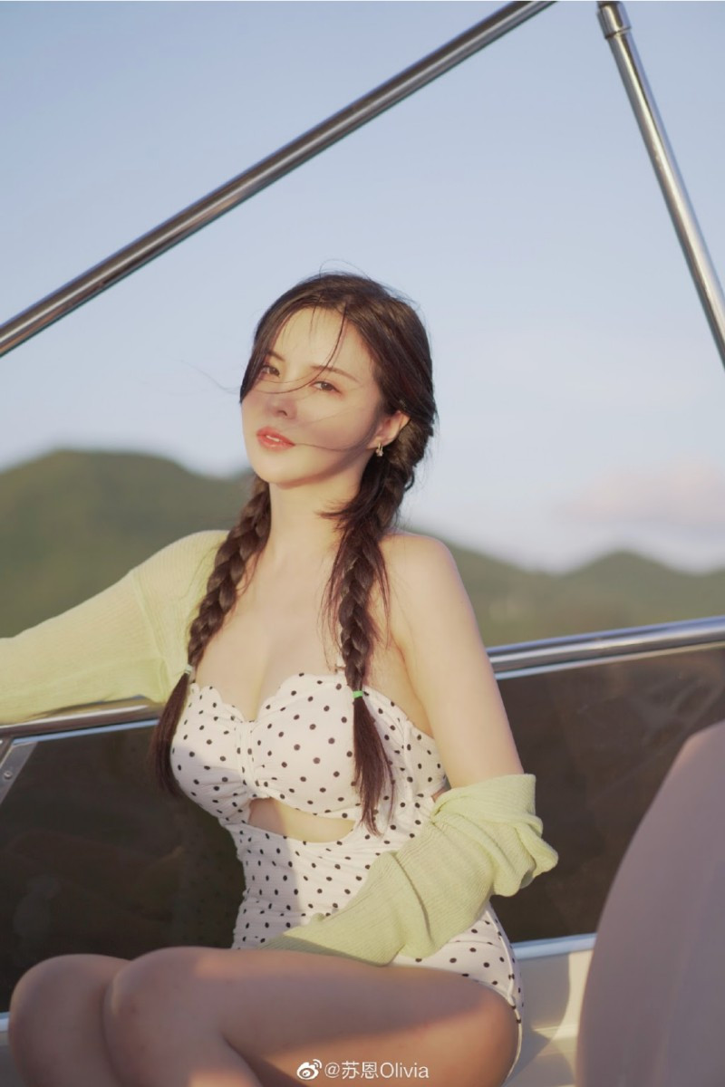 Su En hiện vẫn giữ được sự nổi tiếng nhát định của mình với hơn 3.5 triệu người follow sóng lviestream và tài khoản Weibo cá nhân cũng có tới gần 1 triệu fan hâm mộ.