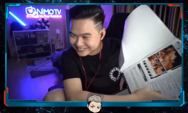 Rambo xác nhận người yêu mình đã mang thai 6 tháng. Chưa hết, nam streamer còn khoe luôn ảnh siêu âm và thông báo cho khán giả mình sẽ đón con trai đầu lòng vào tháng 1/2022.