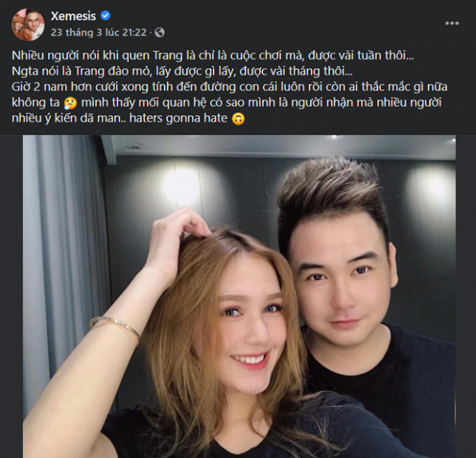 Xemesis và Xoài Non gặp không ít những lời bàn ra tán vào của cộng đồng mạng khi nói cô nàng đào mỏ hay nam streamer chỉ qua đường với cô hot girl trẻ.