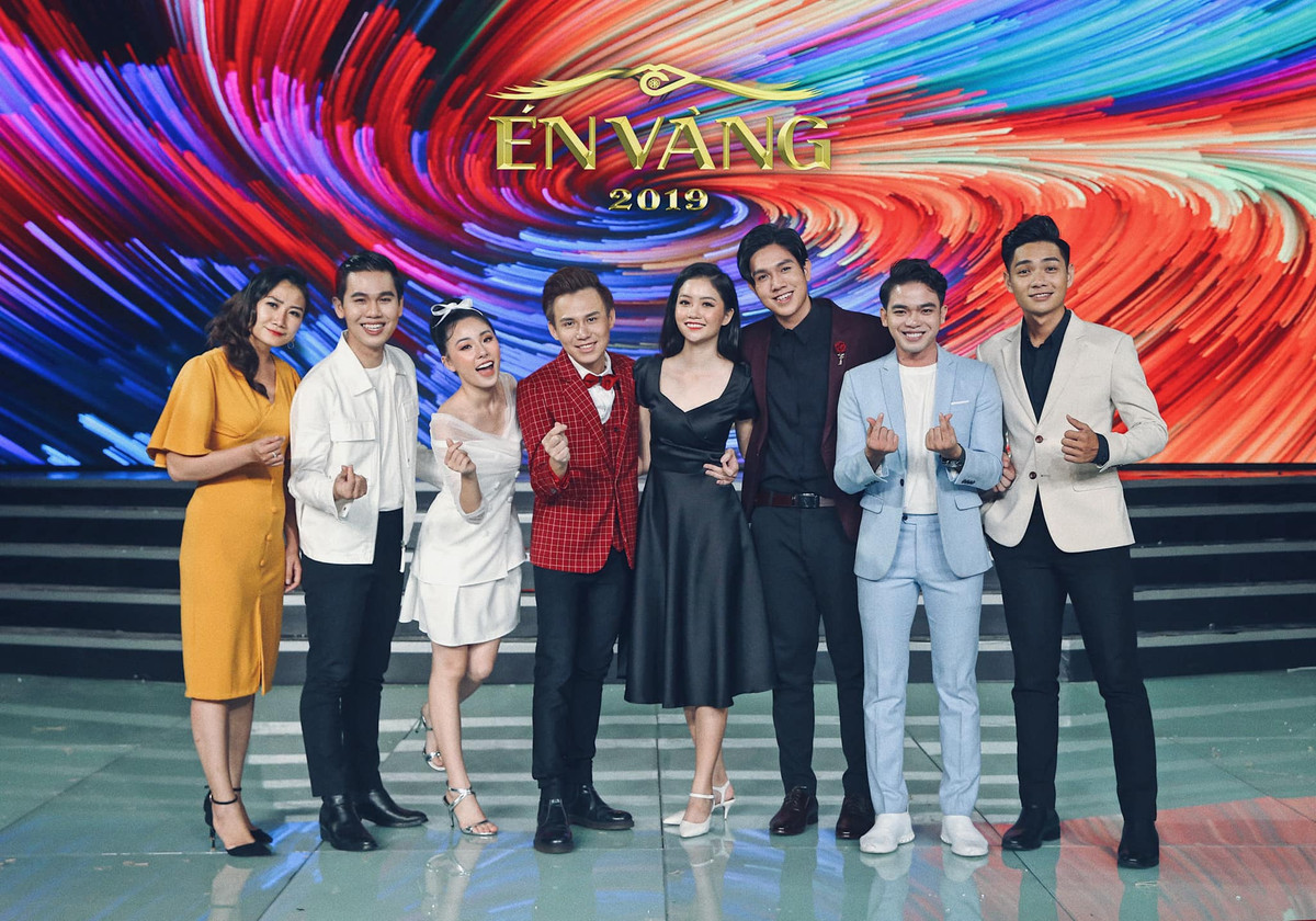 Nữ MC Minh Anh gây ấn tượng nhờ ngoại hình xinh đẹp, khả năng ăn nói lưu loát và bản lĩnh sân khấu đáng nể.