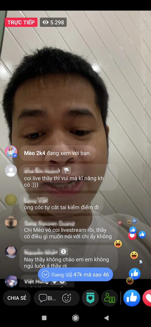 Tưởng chừng drama này sẽ khép lại tại đây, nhưng sau đó Thầy Giáo X có vẻ đã hiểu ra mình để miệng "đi chơi xa" và một lời xin lỗi bằng bình luận là chưa đủ. Nam streamer đã livestream công khai xin lỗi Mèo 2k4 trước hàng nghìn người xem live.