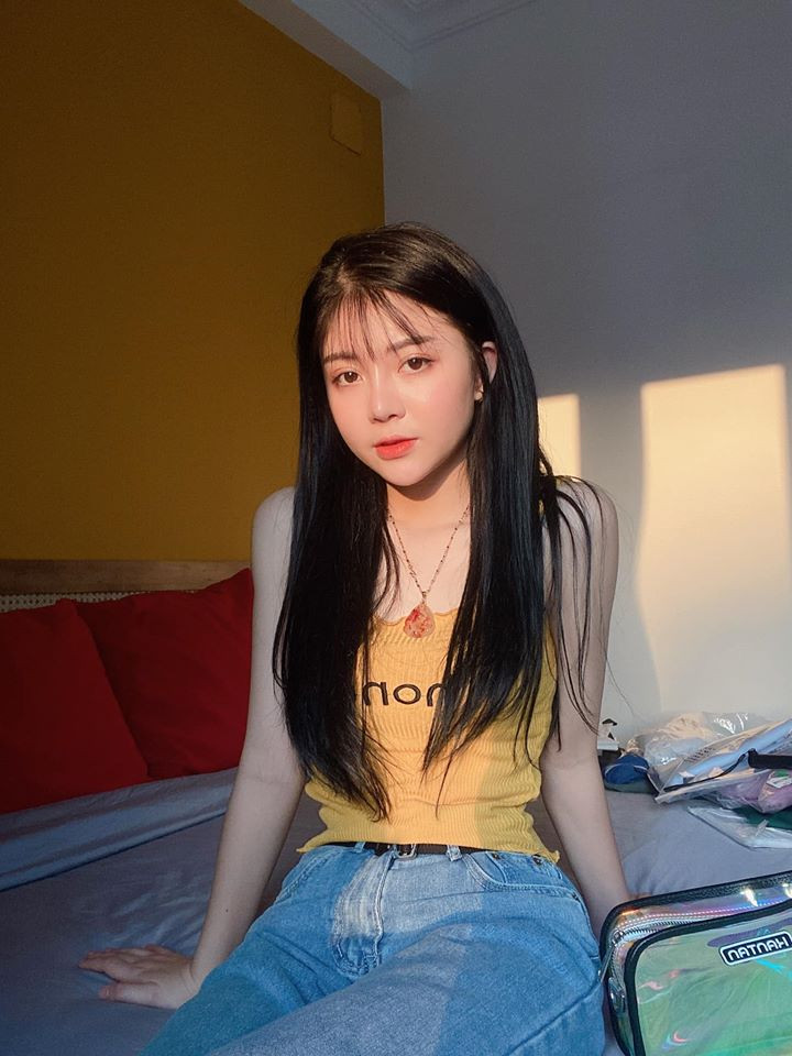 Trang Banana chia sẻ về phong cách quyến rũ, trưởng thành là bởi "đẹp khoe xấu che" chứ không hề theo trend các nữ streamer hiện tại.