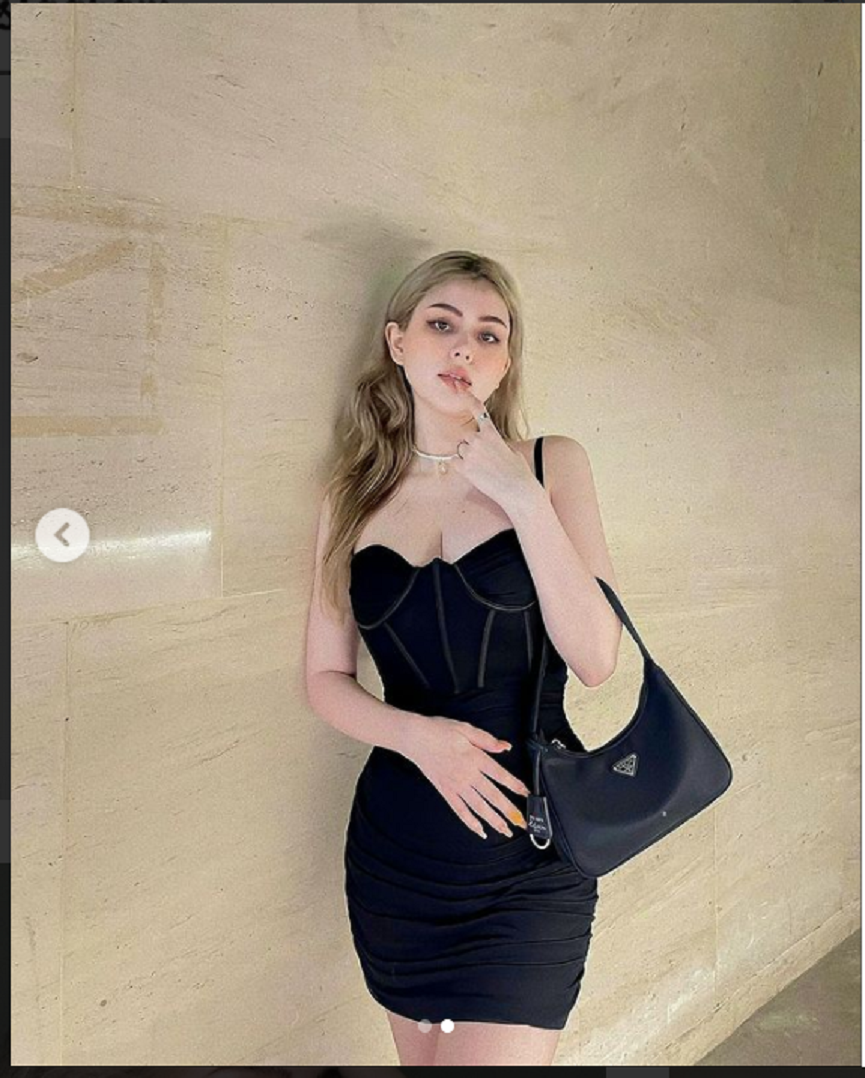 Hot girl Sunna sở hữu gương mặt xinh, thân hình đẹp và sớm định hình cho bản thân phong cách thời trang quyến rũ.