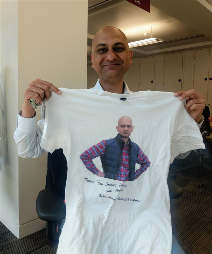 Dù là niềm cảm hứng cho những bức ảnh hài hước, ít người biết rằng "ông chú" lại sở hữu một bản lý lịch nghề nghiệp khá ấn tượng.