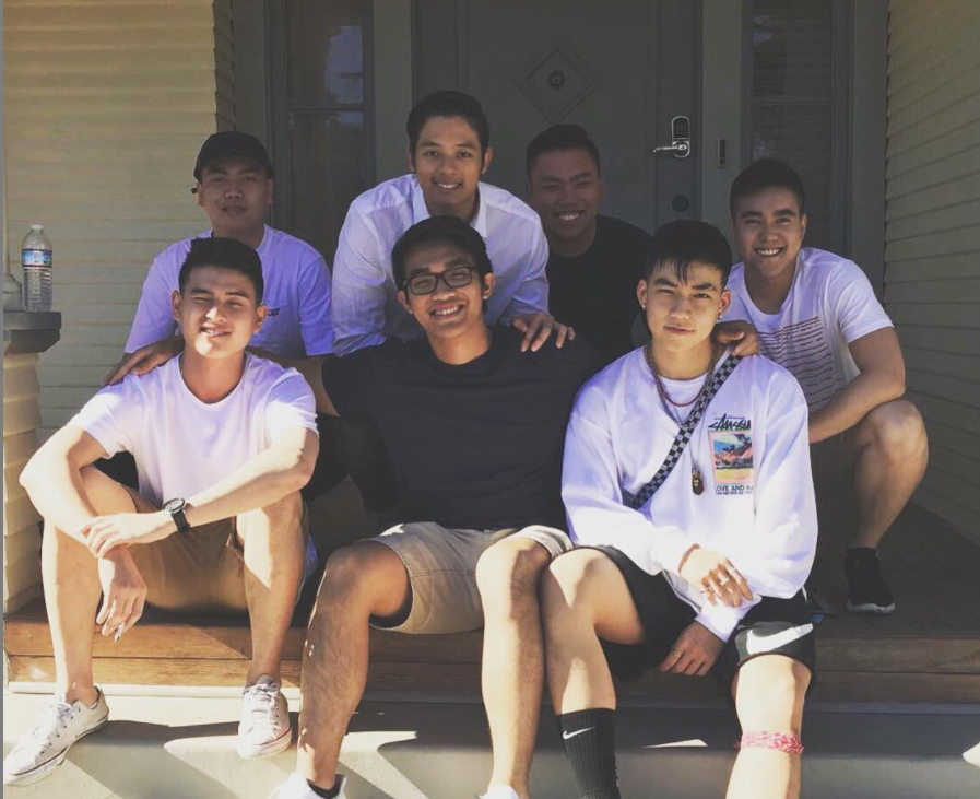 Trí Thịt Bòa sinh ra và lớn lên tại quận 3, TP HCM. Năm 2014, anh sang Mỹ du học tại trường Đại học American University và tốt nghiệp vào năm 2019 với tấm bằng tài chính.