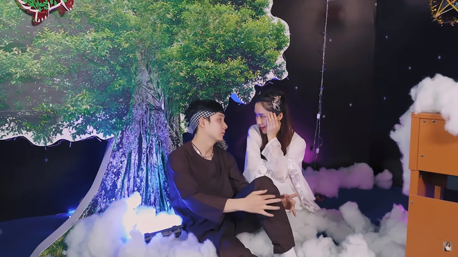 Ngoài ra, cả Mina Young và NoWay đều chăm chỉ đăng tải những bức hình hoặc clip quay chung với nhau vô cùng vui vẻ. Chính điều này lại càng khiến nhiều người nghi ngờ cả hai có mối quan hệ "phim giả tình thật".