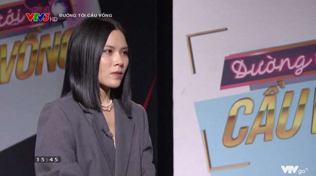 Nhận xét về màn thể hiện cảm xúc của Tuyết, NSND Trọng Trinh - người thầy từng giảng dạy hot girl ở lớp đào tạo diễn viên truyền hình cho rằng cô đang quá vội vàng khi thể hiện "ào ào" các sắc thái cảm xúc đặt cạnh nhau.