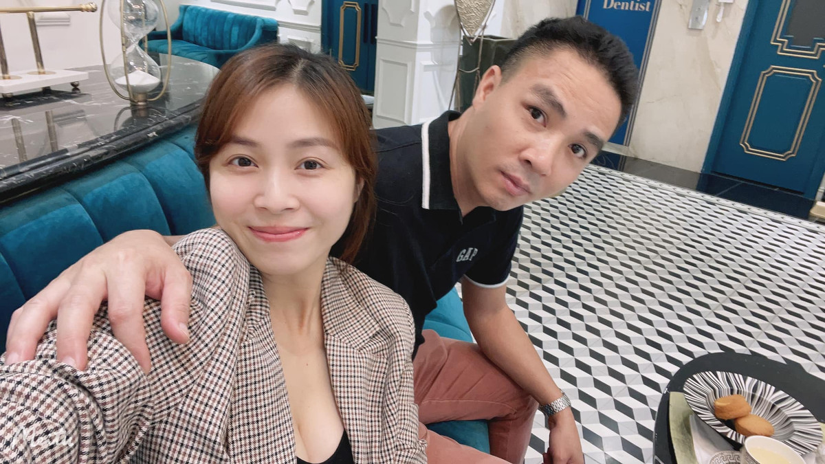 MC VTV sinh năm 1985 khiến nhiều người ngưỡng mộ vì tổ ấm hạnh phúc bên đạo diễn - quay phim Trần Mạnh Hùng cùng 2 con trai của cô.