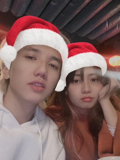 Cả 2 người thường xuyên tương tác qua lại trên mạng xã hội, phát "cẩu lương" khiến người hâm mộ phải ghen tị.