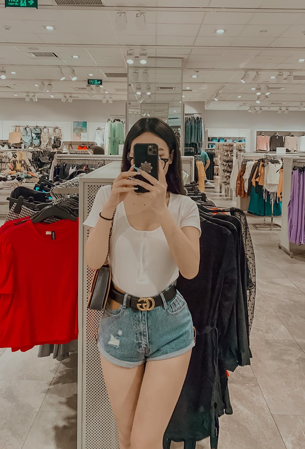 Dạ Thảo đã trải qua quá trình “khổ luyện” bằng cách gần như ở tránh ánh nắng gắt để ngăn sạm da. Ngoài ra, chế độ ăn uống, chăm sóc sức khoẻ cũng được chú ý bằng chế độ dinh dưỡng healthy và tập thể dục đều đặn.