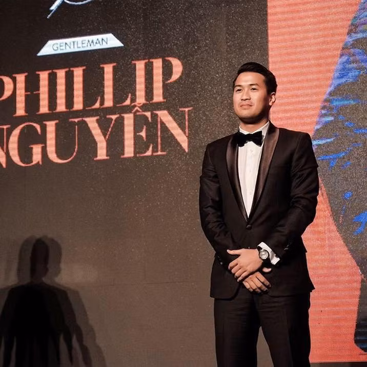 Phillip được thừa hưởng quyền quản lý các công ty con của gia đình, chuyên phân phối nhiều thương hiệu thời trang xa xỉ như: Christian Dior, Channel, Zara, Lancome, Nike... Anh đồng thời là người sáng lập dự án chạy việt dã "Color Me Run" được vô số người hưởng ứng mỗi năm.