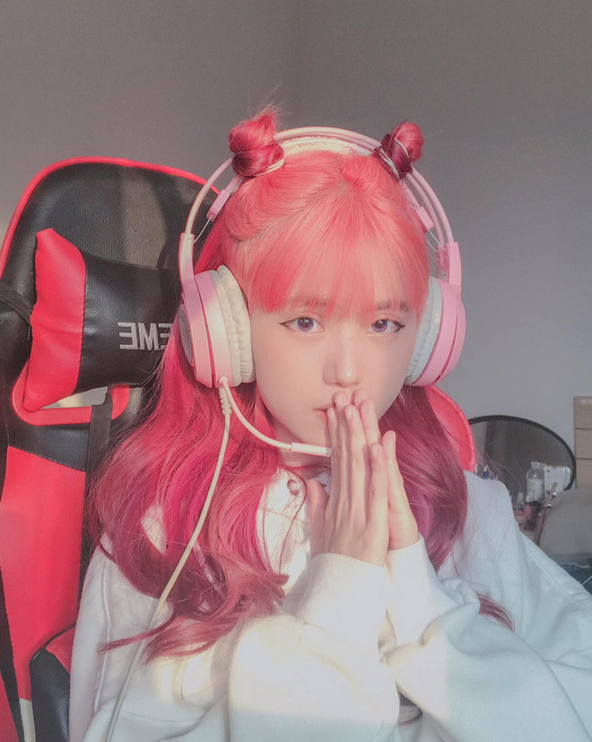 Vốn xây dựng hình tượng giống các nhân vật anime, manga, lolita, school girl, cô nàng YuGi đã gây ấn tượng với người xem ở nét đẹp thanh thoát, trong sáng.