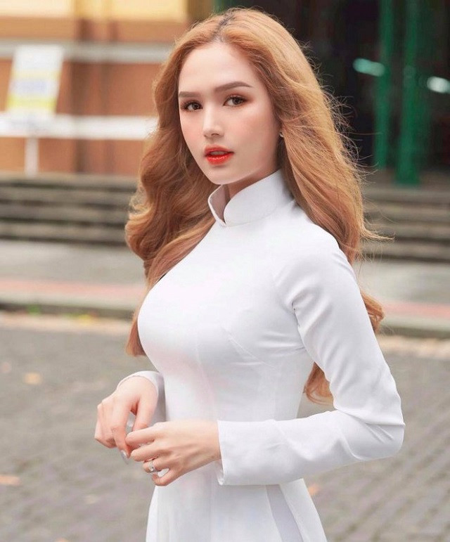 Hiện tại, nhờ nhan sắc xinh đẹp, cuốn hút cùng lối nói chuyện vui vẻ, dễ gần, hot girl Xoài Non có thể tự lập tài chính rất tốt từ công việc làm mẫu ảnh hay KOL nổi tiếng.