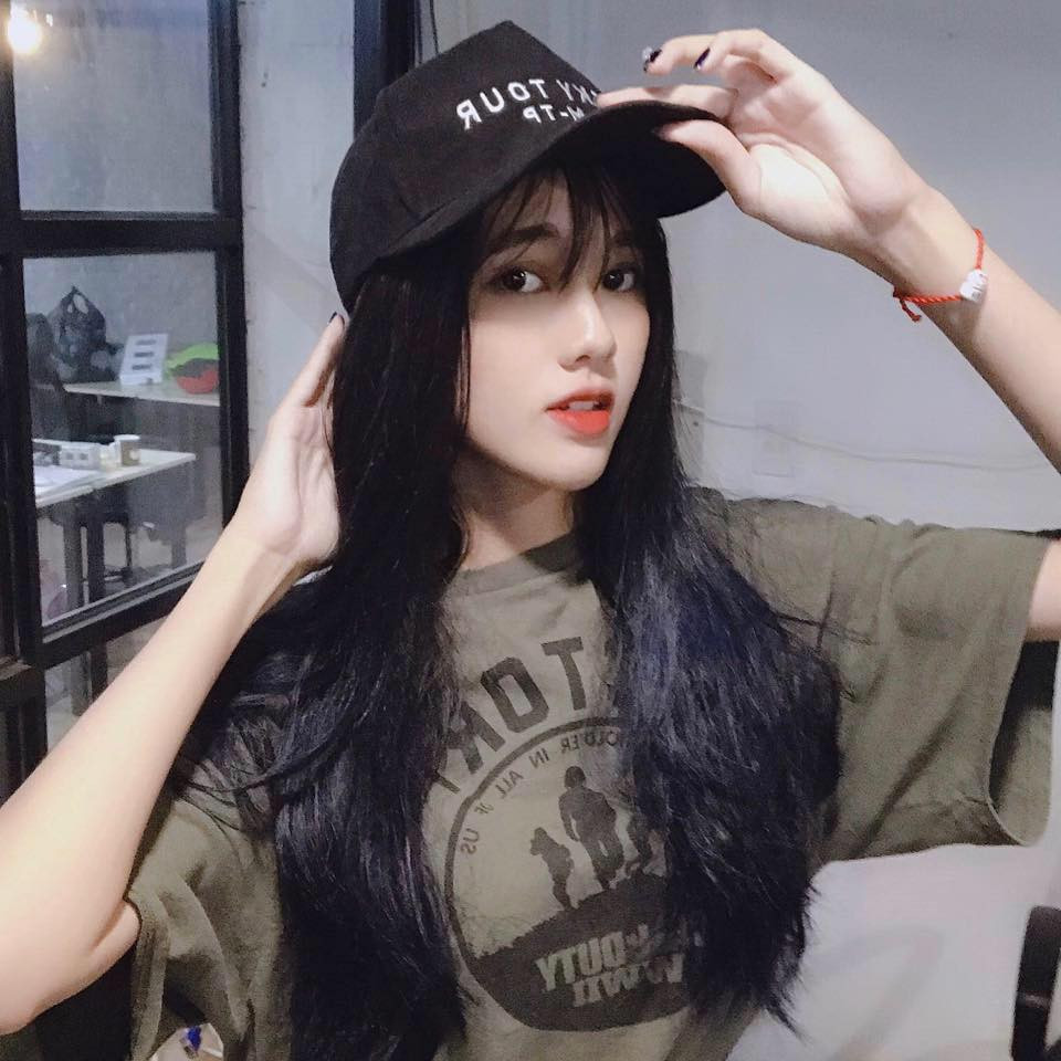 Gái xinh làng game Việt sở hữu nhan sắc xinh đẹp cùng thân hình nóng bỏng giúp cô nàng thu hút lượng fan đông đảo.