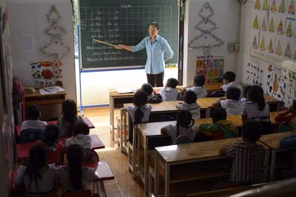 "Nói đến khó khăn thì nhà đứa nào cũng khó khăn hết. Bố mẹ đi làm, không biết con đi chơi đâu làm gì, con không đi học cũng không biết"