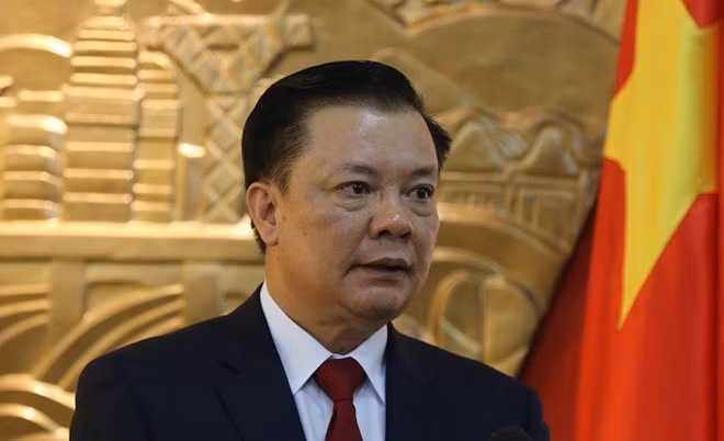 Bo truong Tai chinh Dinh Tien Dung va nhung phut trai long dau nam