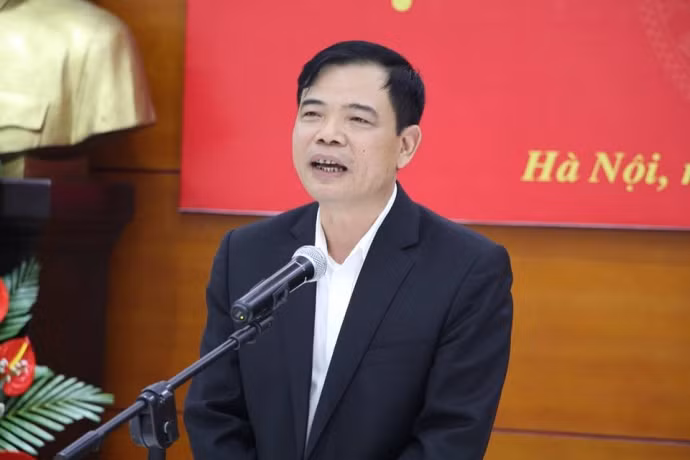 Trai long gay sot cua cac quan chuc Viet ve nam moi Dinh Dau-Hinh-4