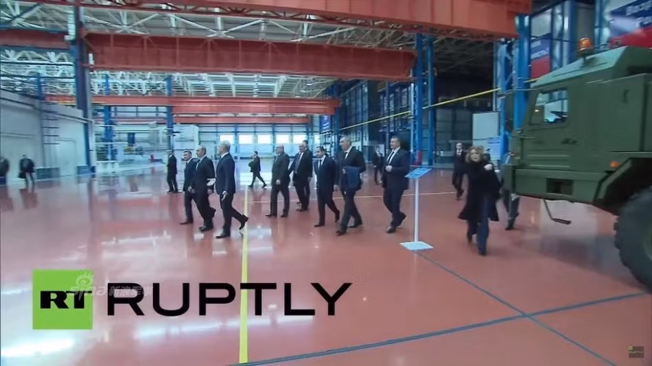 "Nhà máy đã có các công nghệ mang tính đột phá", — các đại diện khẳng định với nguyên thủ quốc gia. Tổng thống Putin cũng được cho biết rằng công ty sử dụng phần mềm tự động quản lý doanh nghiệp.