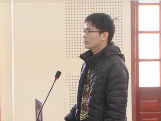 Bị cáo Nguyễn Viết Dũng tại phiên tòa sơ thẩm. Ảnh: NTV