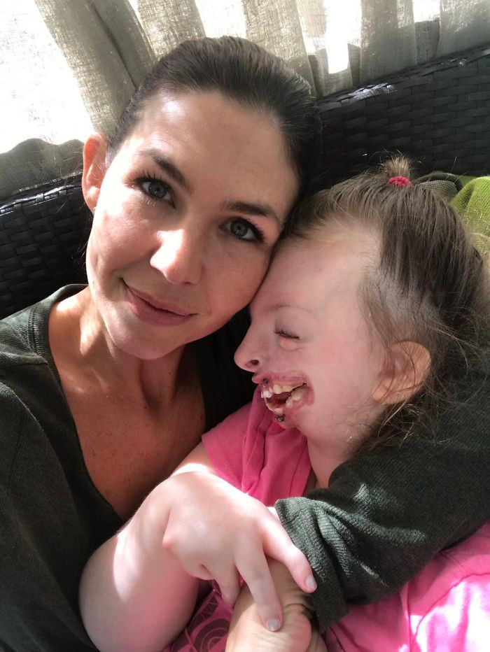 Hiện tại, cô Natalie và con gái mình đã được trải qua những ngày sống vui vẻ, thoải mái sau khi đòi lại công lý.