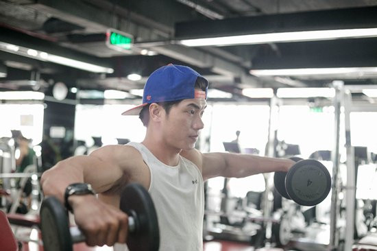 Goc khuat phong gym qua loi ke huan luyen vien dien trai-Hinh-6