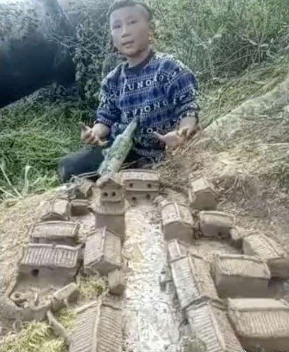 Cau be suot ngay nghich bun ban va thanh qua... cha me choang vang